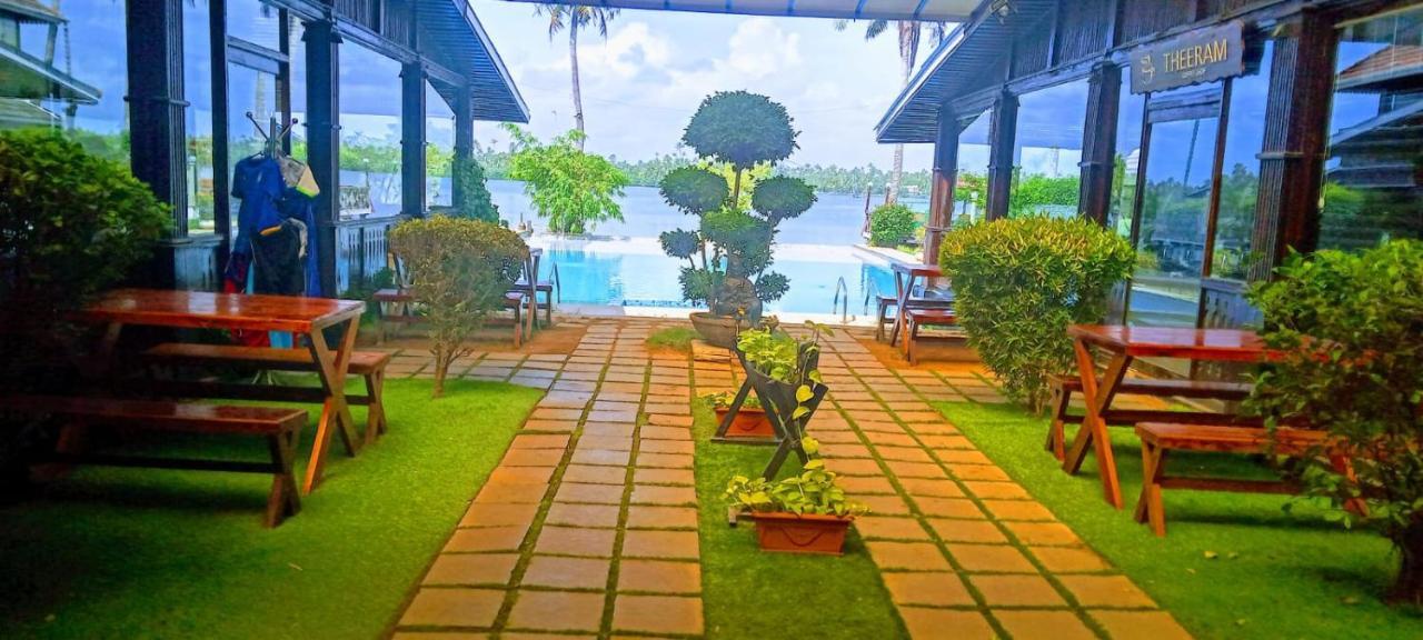 Sea Lagoon Health Resort Kochi Exterior foto